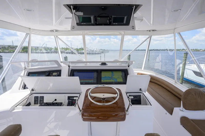 Slide: The Image of 2009 Viking 50 Convertible  - 7310004