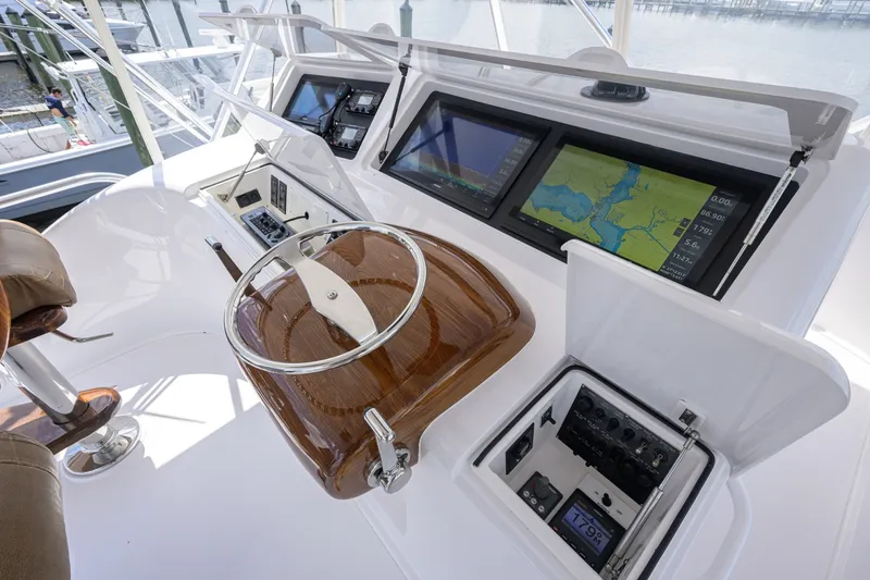 Slide: The Image of 2009 Viking 50 Convertible  - 7310005