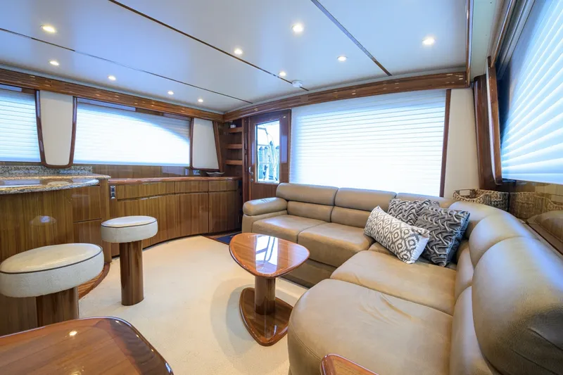 Slide: The Image of Viking 50 GETTIN' REEL - Salon Seating 2009 Viking 50 Convertible - 7656455
