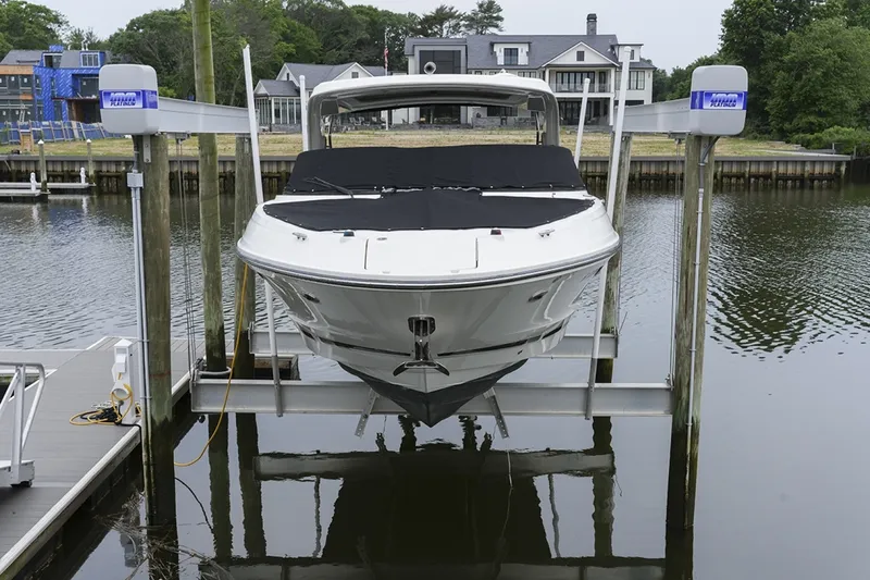 Slide: The Image of Sea Ray SLX 350 2018 - 6669544