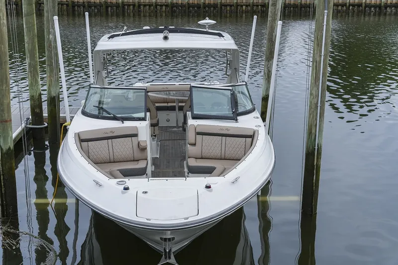 Slide: The Image of Sea Ray SLX 350 2018 - 6669874