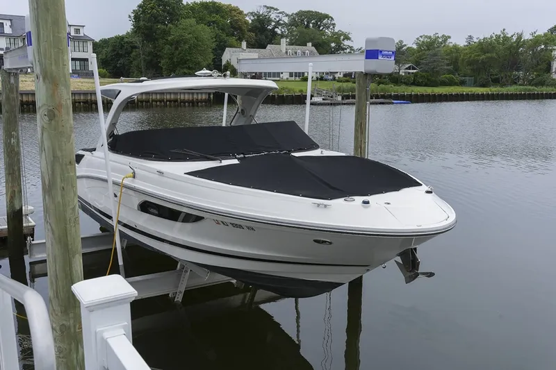 Slide: The Image of Sea Ray SLX 350 2018 - 6669546