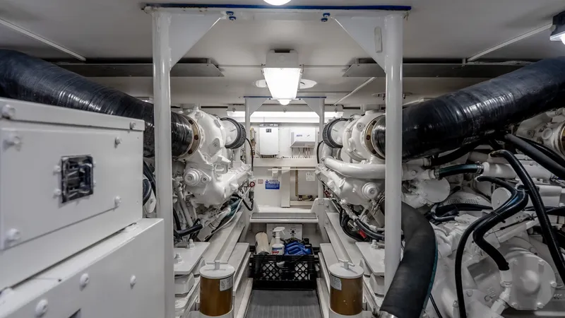 Slide: The Image of Viking 50 Convertible 2000 - 6671576