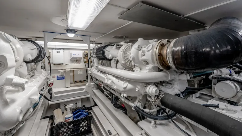 Slide: The Image of Viking 50 Convertible 2000 - 6671578