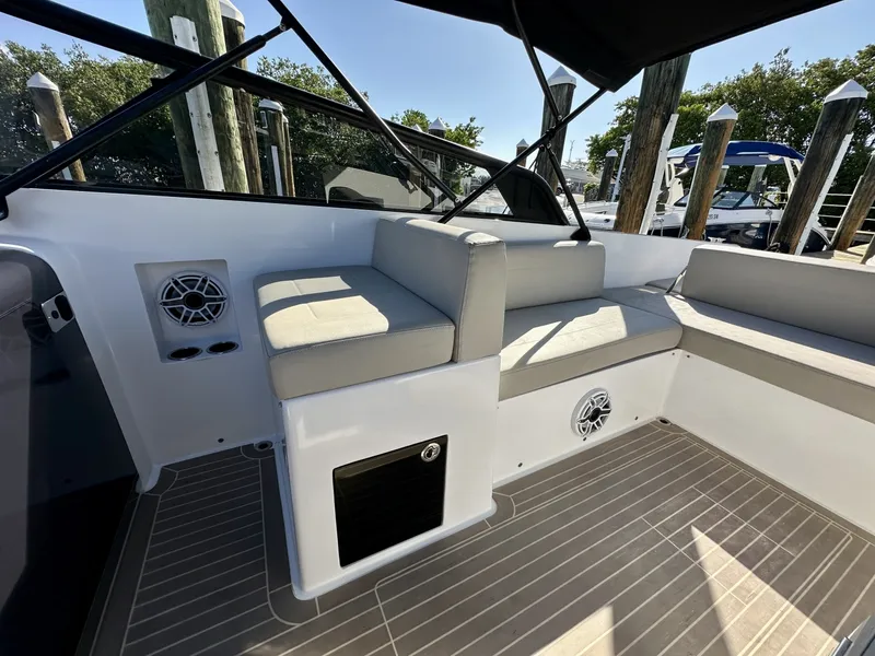 Slide: The Image of VanDutch 32 2023 - 7385858