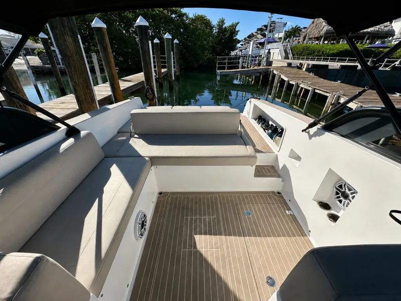 Slide: The Image of VanDutch 32 2023 - 7649615