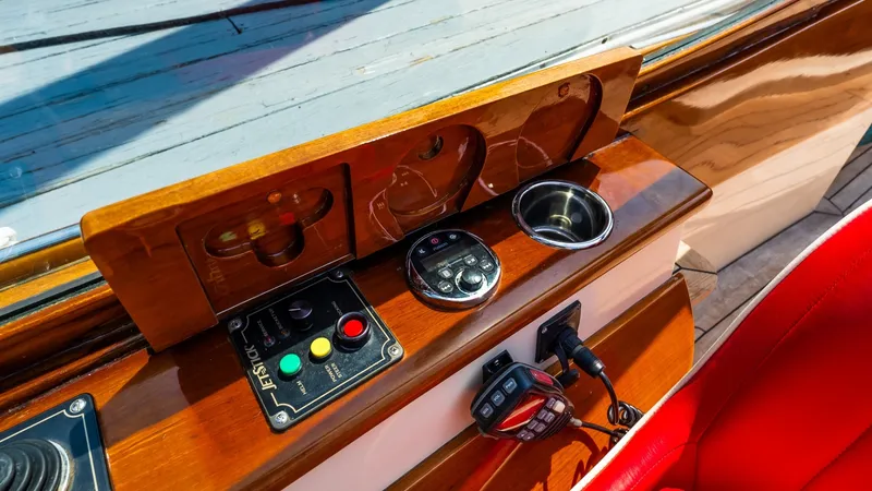Slide: The Image of Hinckley Yachts Talaria 29R 2005 - 6675478