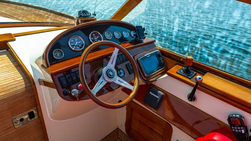 Slide: The Image of Hinckley Yachts Talaria 29R 2005 - 6675398