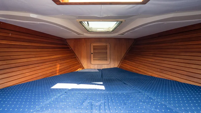Slide: The Image of Hinckley Yachts Talaria 29R 2005 - 6675368