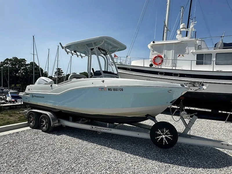 The Image of Crownline Boats 230 Finseeker 2023 - 6679866
