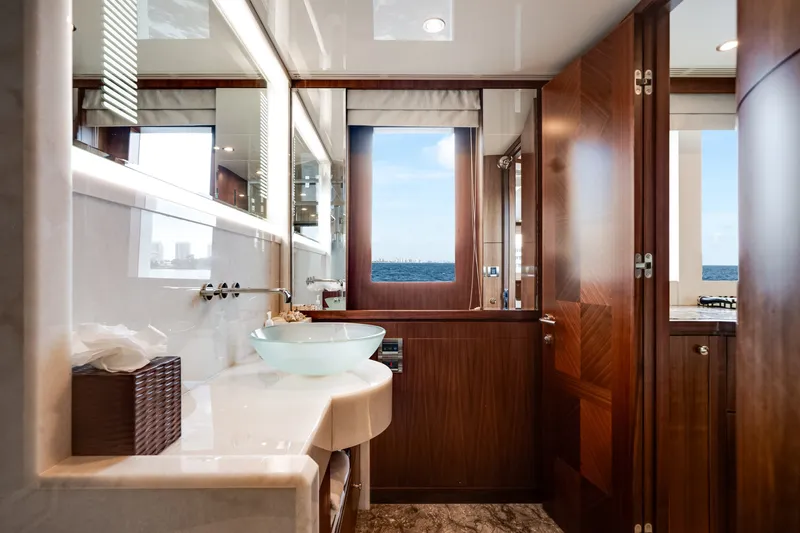 Slide: The Image of Ocean Alexander 90 SKY LOUNGE 2016 - 7368313