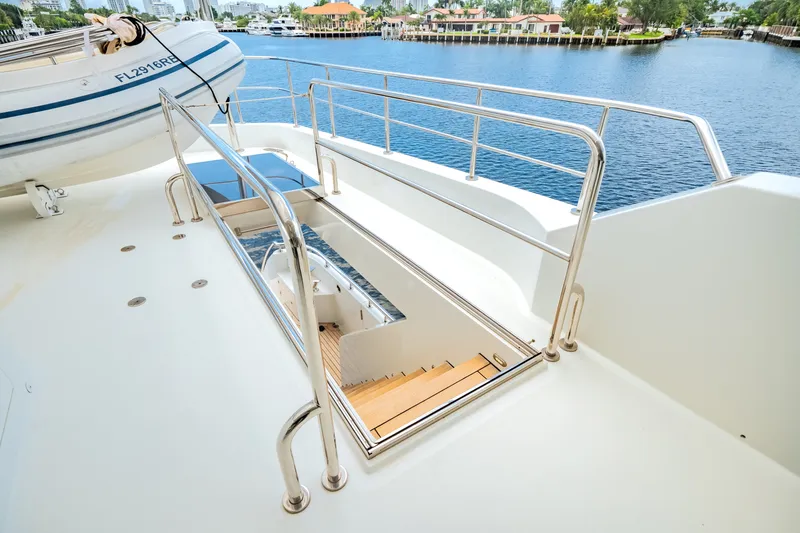 Slide: The Image of Ocean Alexander 90 SKY LOUNGE 2016 - 6685538