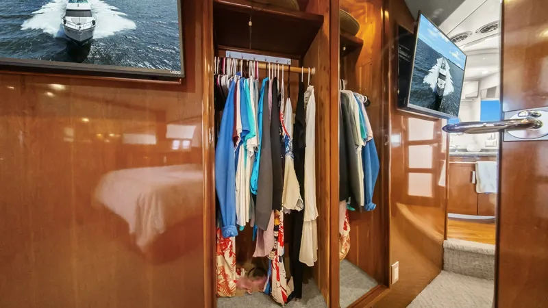 Slide: The Image of Carver Yachts 56 Voyager 2008 - 7313548