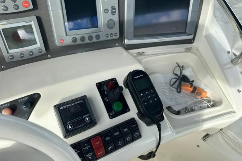 Slide: The Image of Azimut 55E 2004 - 6708591