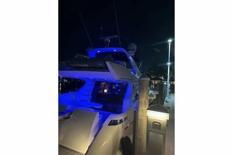 Slide: The Image of Azimut 55E 2004 - 6708668