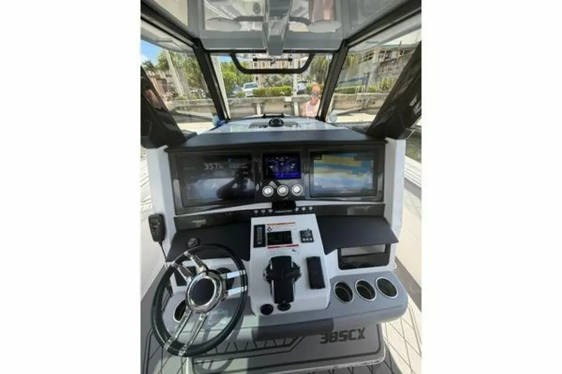 Slide: The Image of Fountain 38 SCX 2024 - 6708676