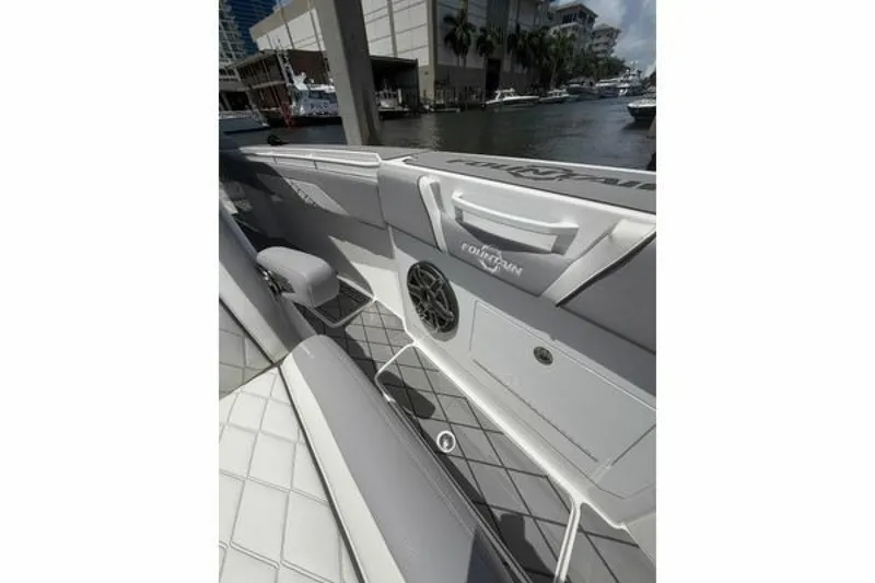 Slide: The Image of Fountain 38 SCX 2024 - 6708686