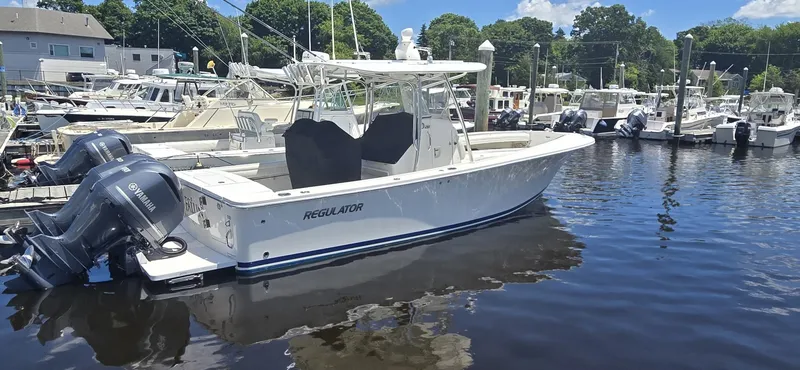 Slide: The Image of Regulator Marine 28 FS 2018 - 6708730