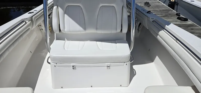 Slide: The Image of Regulator Marine 28 FS 2018 - 6708740