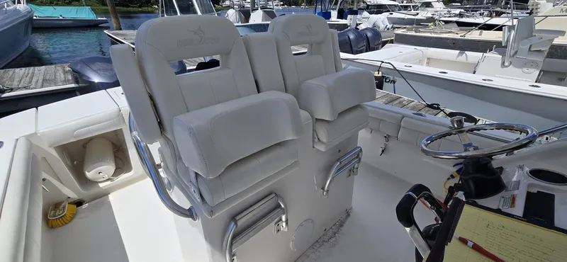 Slide: The Image of Regulator Marine 28 FS 2018 - 6708765