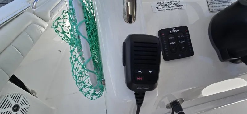 Slide: The Image of Regulator Marine 28 FS 2018 - 6708762