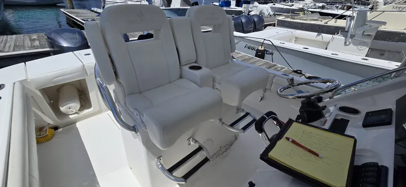 Slide: The Image of Regulator Marine 28 FS 2018 - 6708766