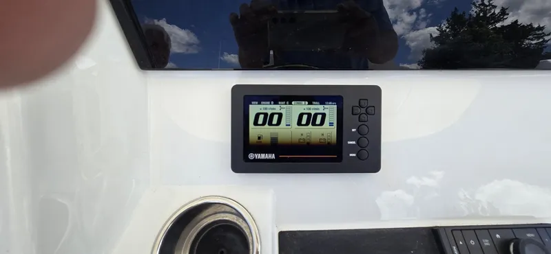 Slide: The Image of Regulator Marine 28 FS 2018 - 6708761