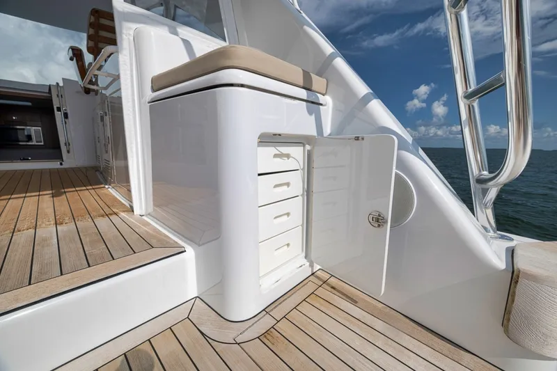 Slide: The Image of Hatteras GT45X 2023 - 6713205