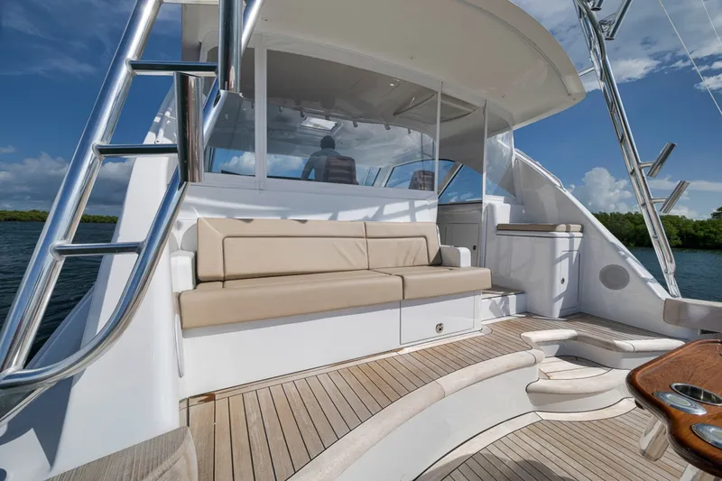 Slide: The Image of Hatteras GT45X 2023 - 6713201
