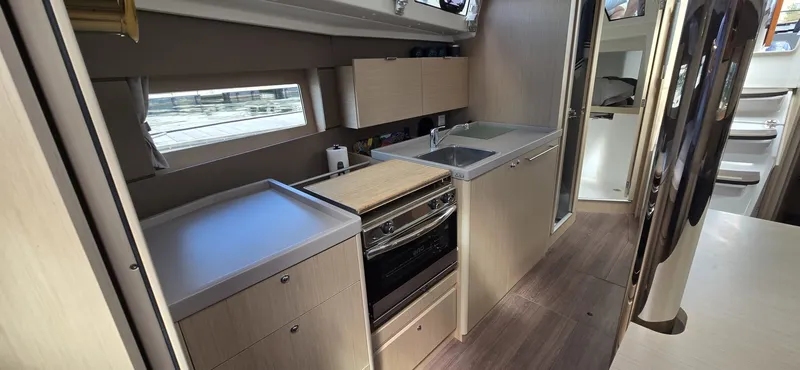 Slide: The Image of Beneteau Oceanis 38.1 2023 - 6714633
