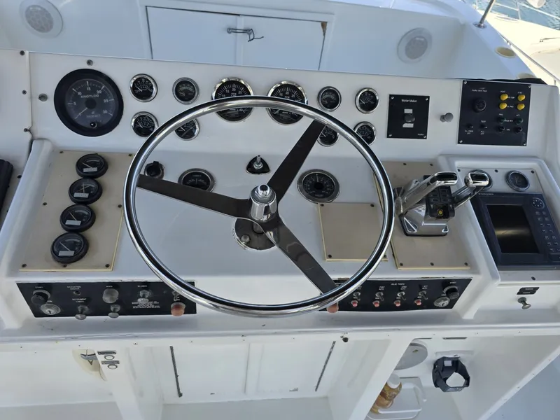 Slide: The Image of Hatteras 53 Convertible 1978 - 6714589