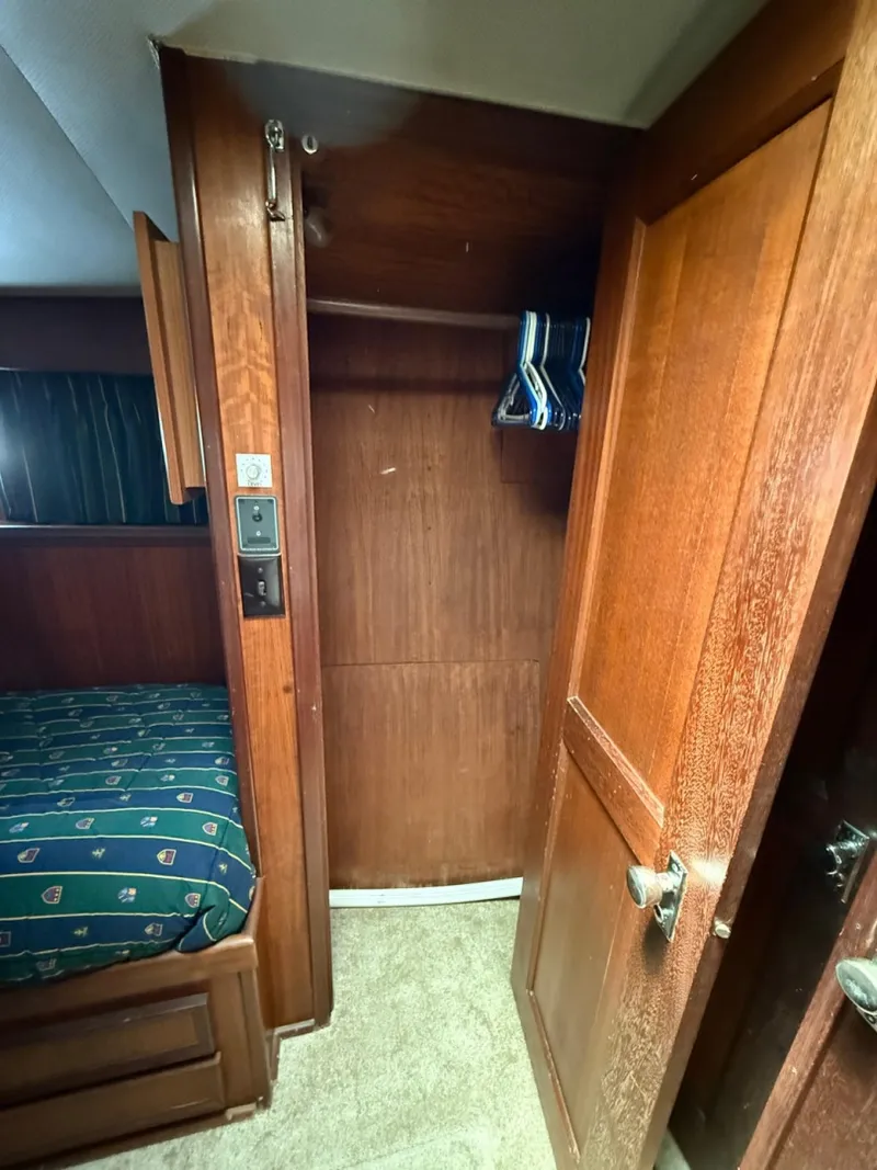 Slide: The Image of Hatteras 53 Convertible 1978 - 6714611