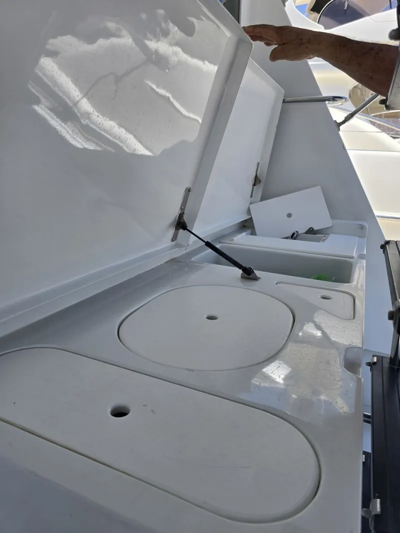 Slide: The Image of Hatteras 53 Convertible 1978 - 6714628