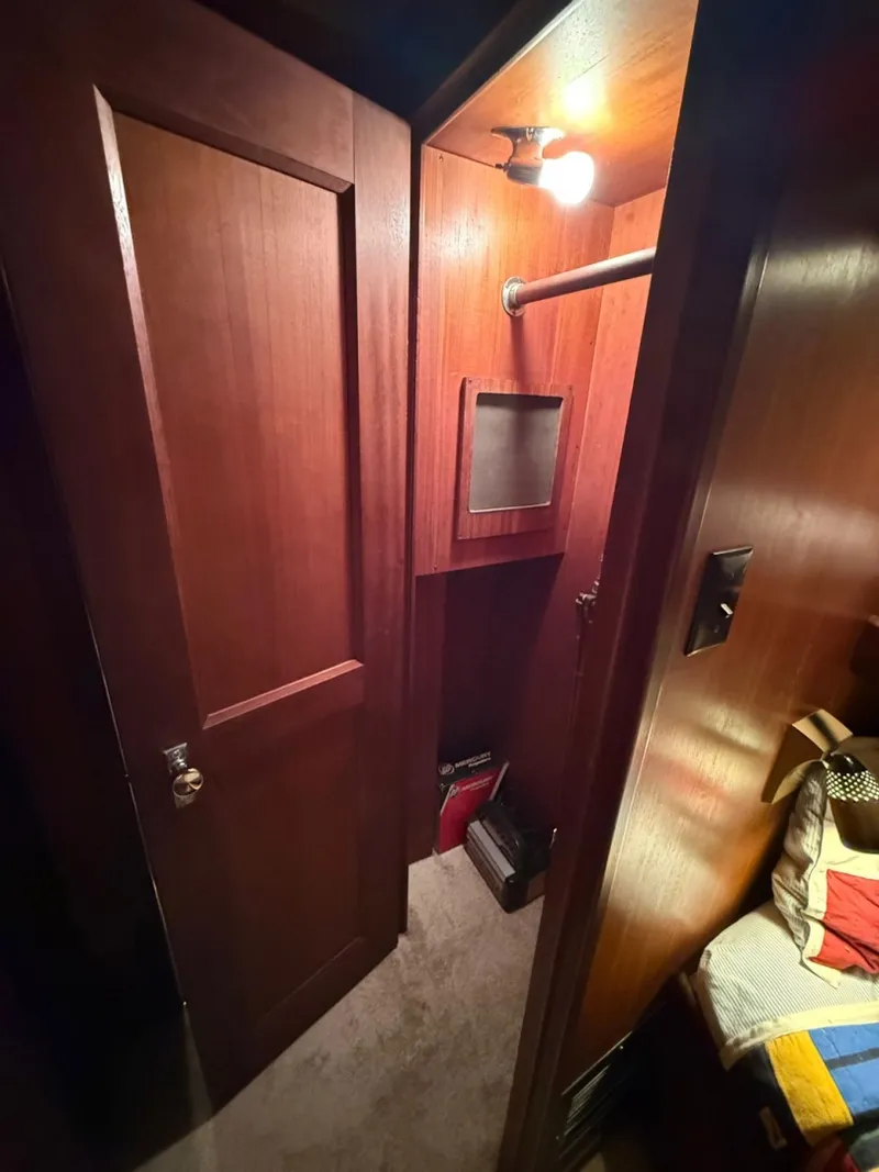 Slide: The Image of Hatteras 53 Convertible 1978 - 6714605