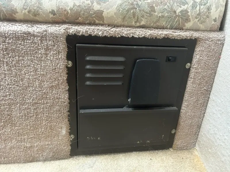 Slide: The Image of Sea Ray 390 Express 1991 - 6716449
