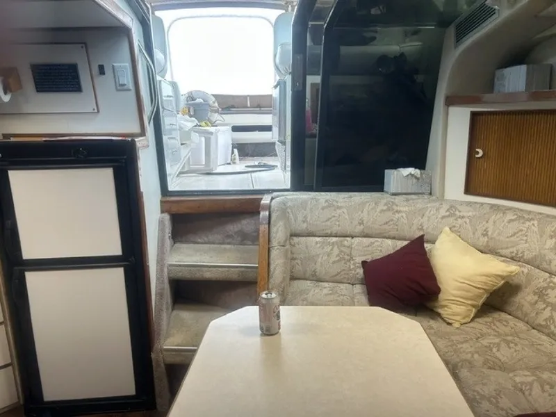 Slide: The Image of Sea Ray 390 Express 1991 - 6716524