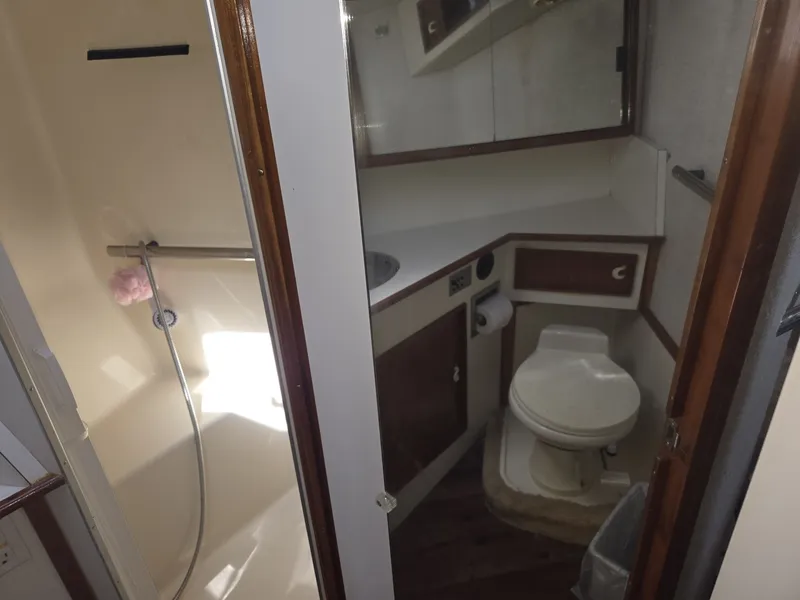 Slide: The Image of Sea Ray 390 Express 1991 - 6716155