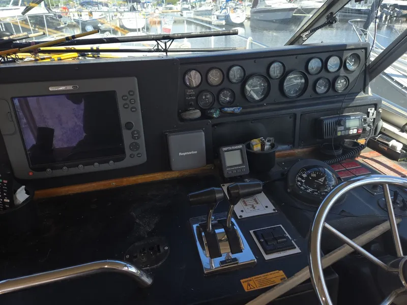 Slide: The Image of Sea Ray 390 Express 1991 - 6716143