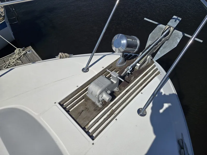 Slide: The Image of Sea Ray 390 Express 1991 - 6716412