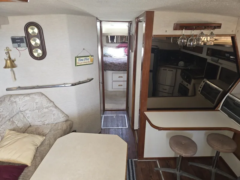 Slide: The Image of Sea Ray 390 Express 1991 - 6716149