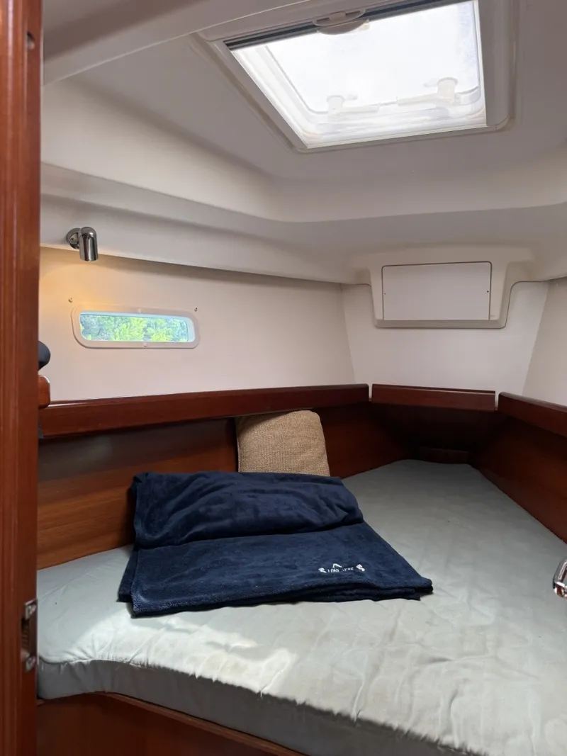 Slide: The Image of Beneteau 373 2007 - 6807884