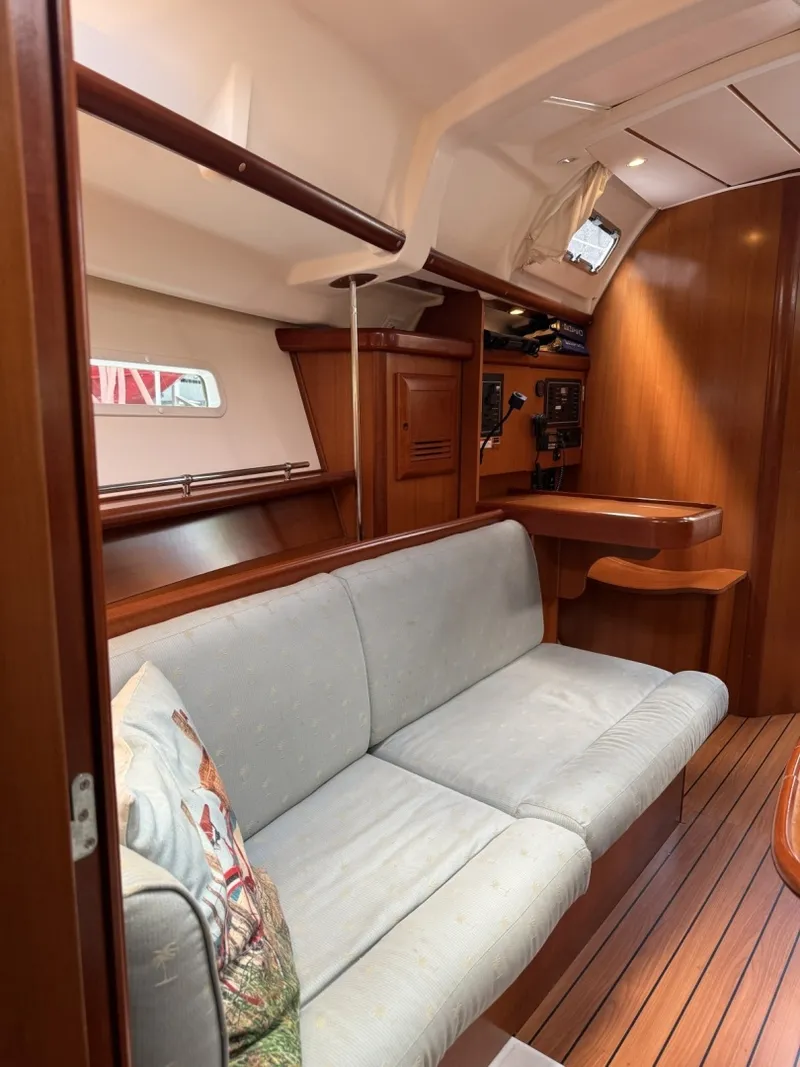 Slide: The Image of Beneteau 373 2007 - 6807795