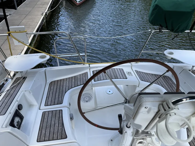 Slide: The Image of Beneteau 373 2007 - 6719524