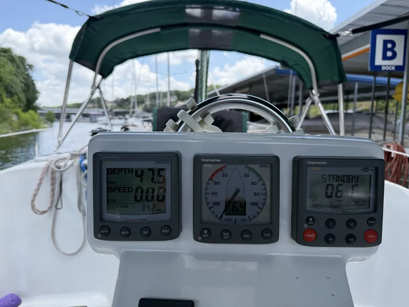 Slide: The Image of Beneteau 373 2007 - 6719533