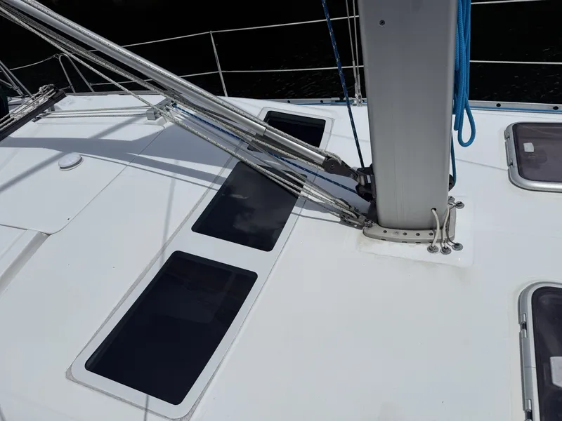 Slide: The Image of panoramic, forward facing windows - 6719520