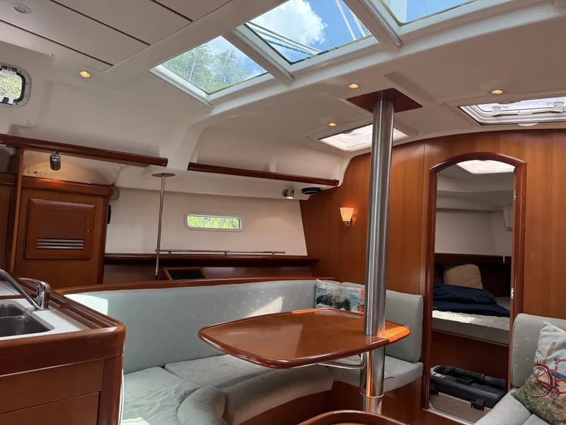 Slide: The Image of Beneteau 373 2007 - 6719529