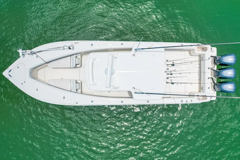 Slide: The Image of SeaVee 370Z 2018 - 6751317
