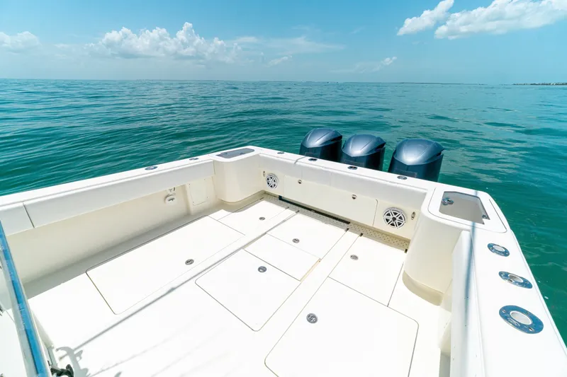 Slide: The Image of SeaVee 370Z 2018 - 6751323