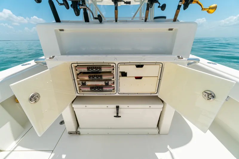 Slide: The Image of SeaVee 370Z 2018 - 6751338