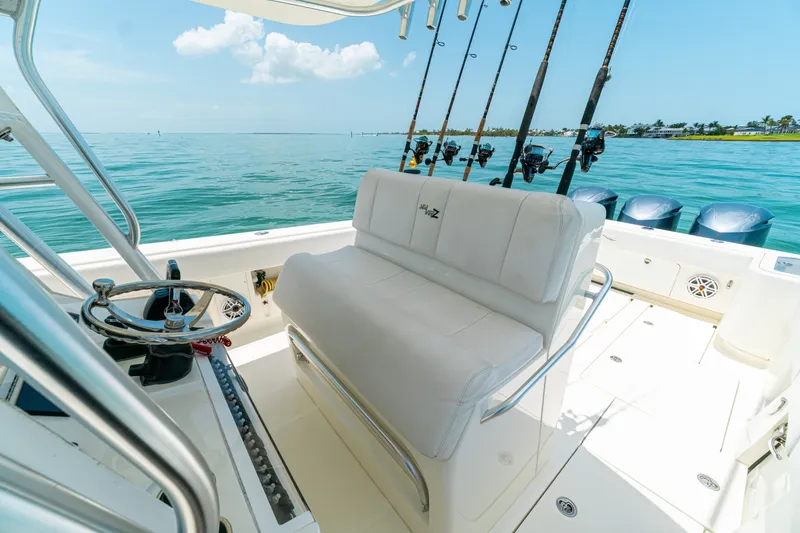 Slide: The Image of SeaVee 370Z 2018 - 6751339